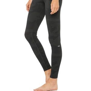 ALO yoga high waisted vapor leggings in EUC
